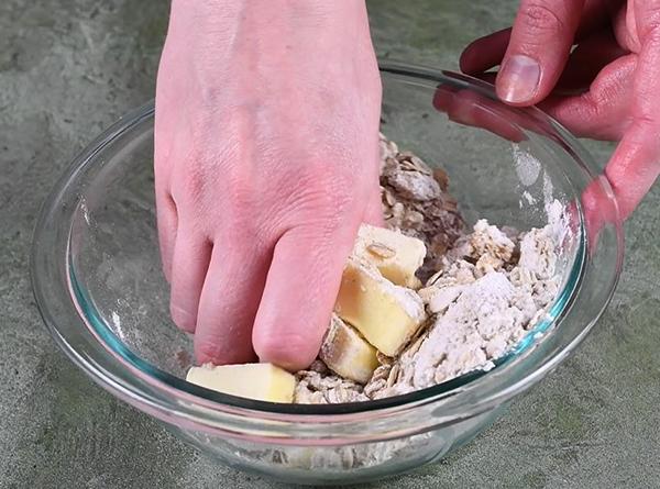 Caramel Apple Pie Bars - Step 3